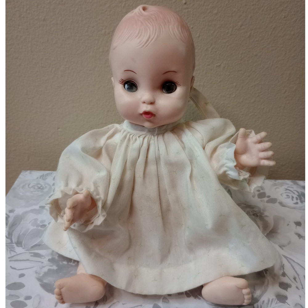 Vintage Effanbee Baby Doll Molded Hair Sleep Eyes Vinyl with Cream Gown
